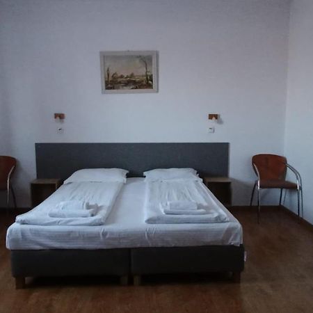 Hotel Liliacul Kluž Exteriér fotografie