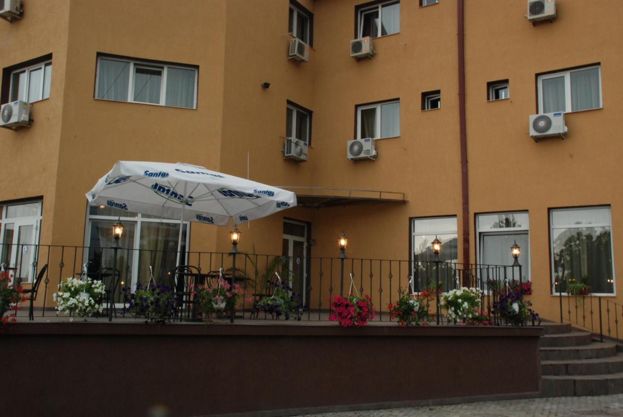 Hotel Liliacul Kluž Exteriér fotografie